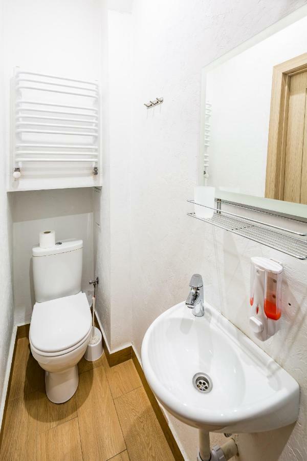 Romari Площа Ринок 29 Apartment Lviv Exterior photo